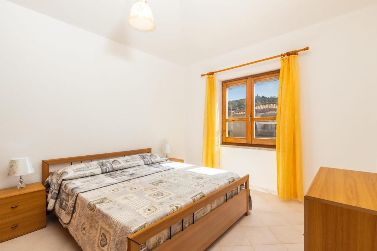 Casa A Due Passi Dal Mare Apartamento Àrbatax Exterior foto