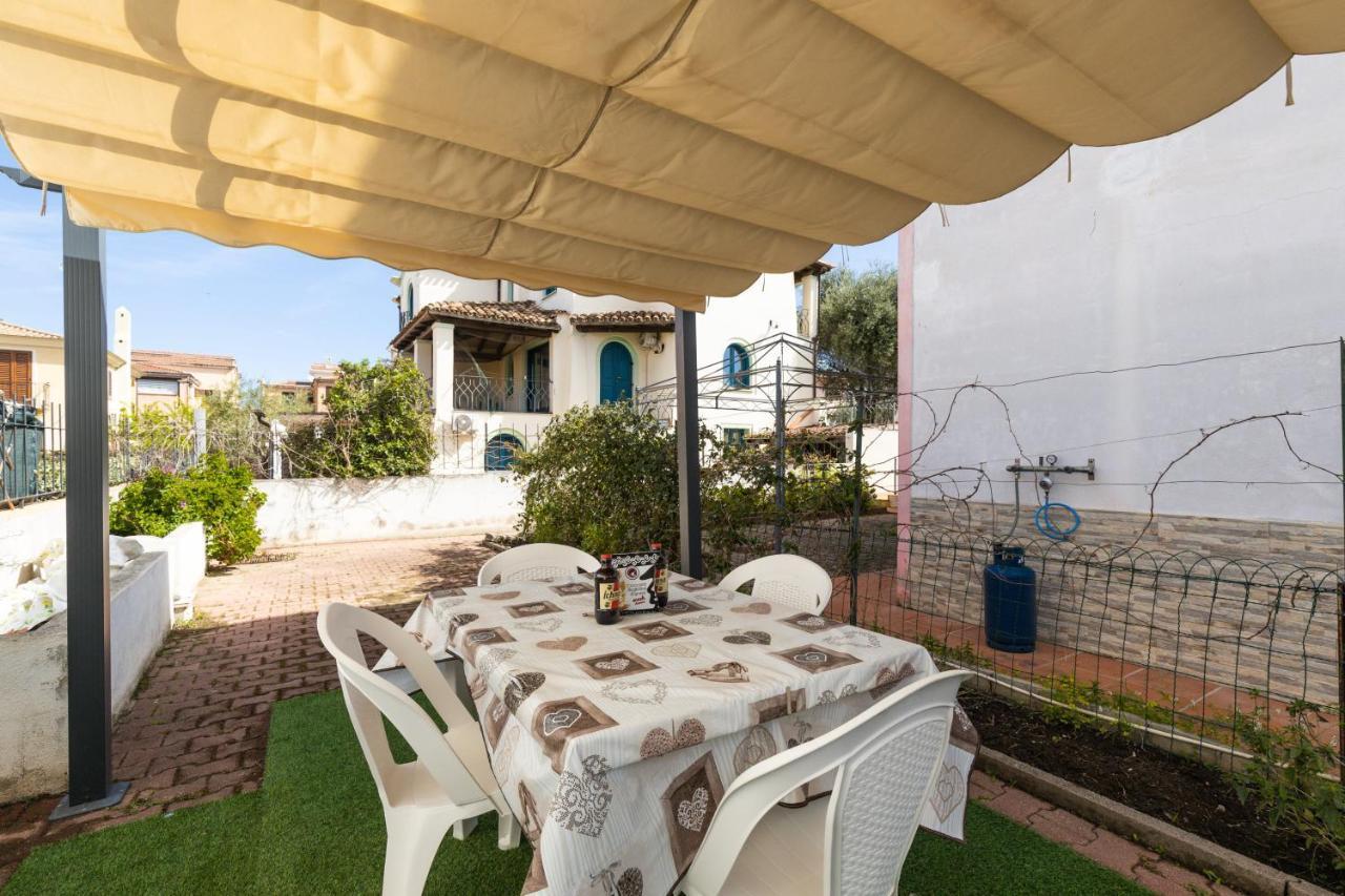 Casa A Due Passi Dal Mare Apartamento Àrbatax Exterior foto